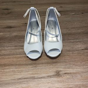Children’s Size 1 White Open Toe Heel